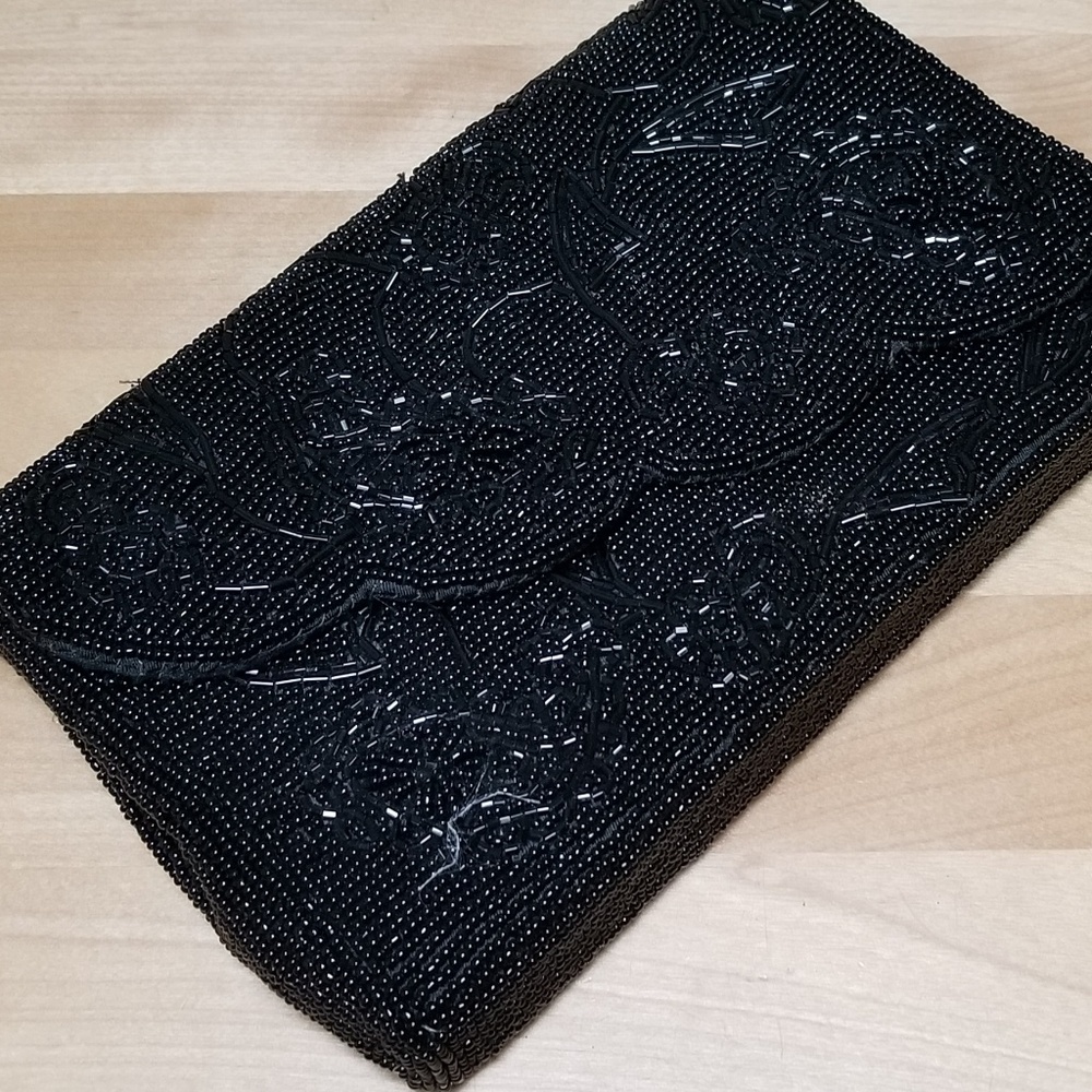 CAROLYNE BARTON | BLACK BEADED EVENING CLUTCH BAG